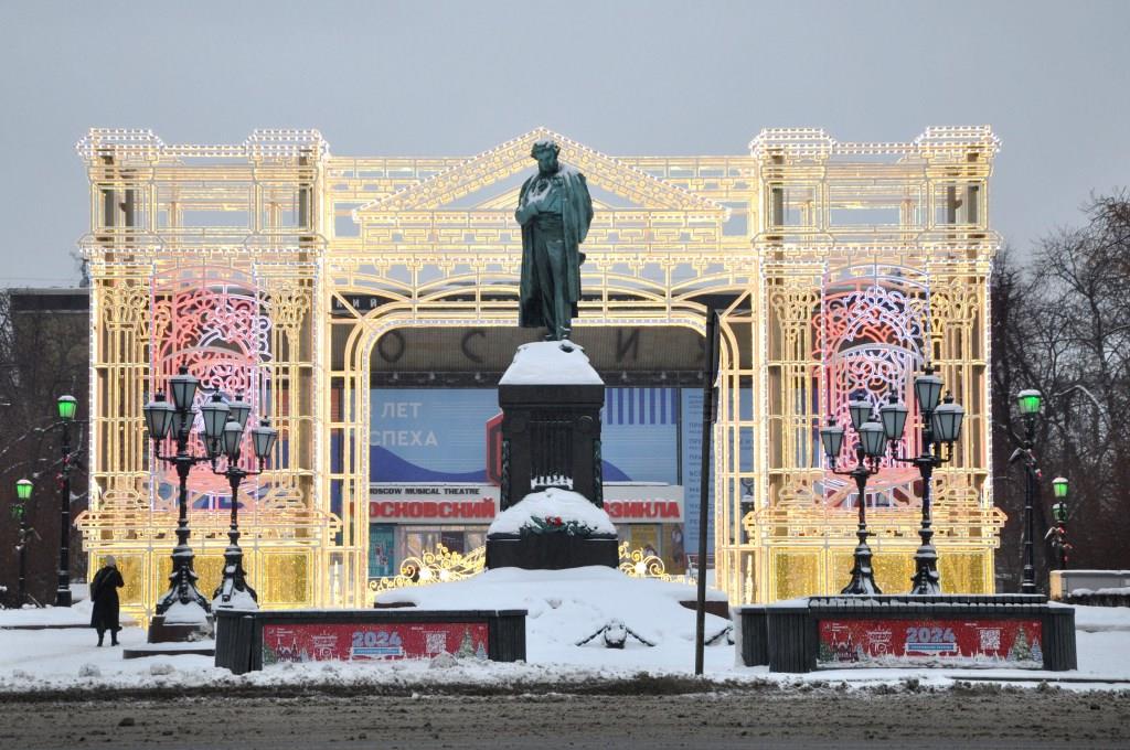 Москва встречает Новый год при полном параде - фото 4