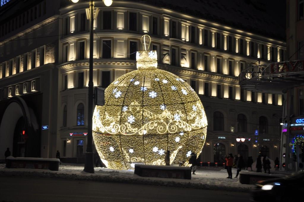 Москва встречает Новый год при полном параде - фото 10