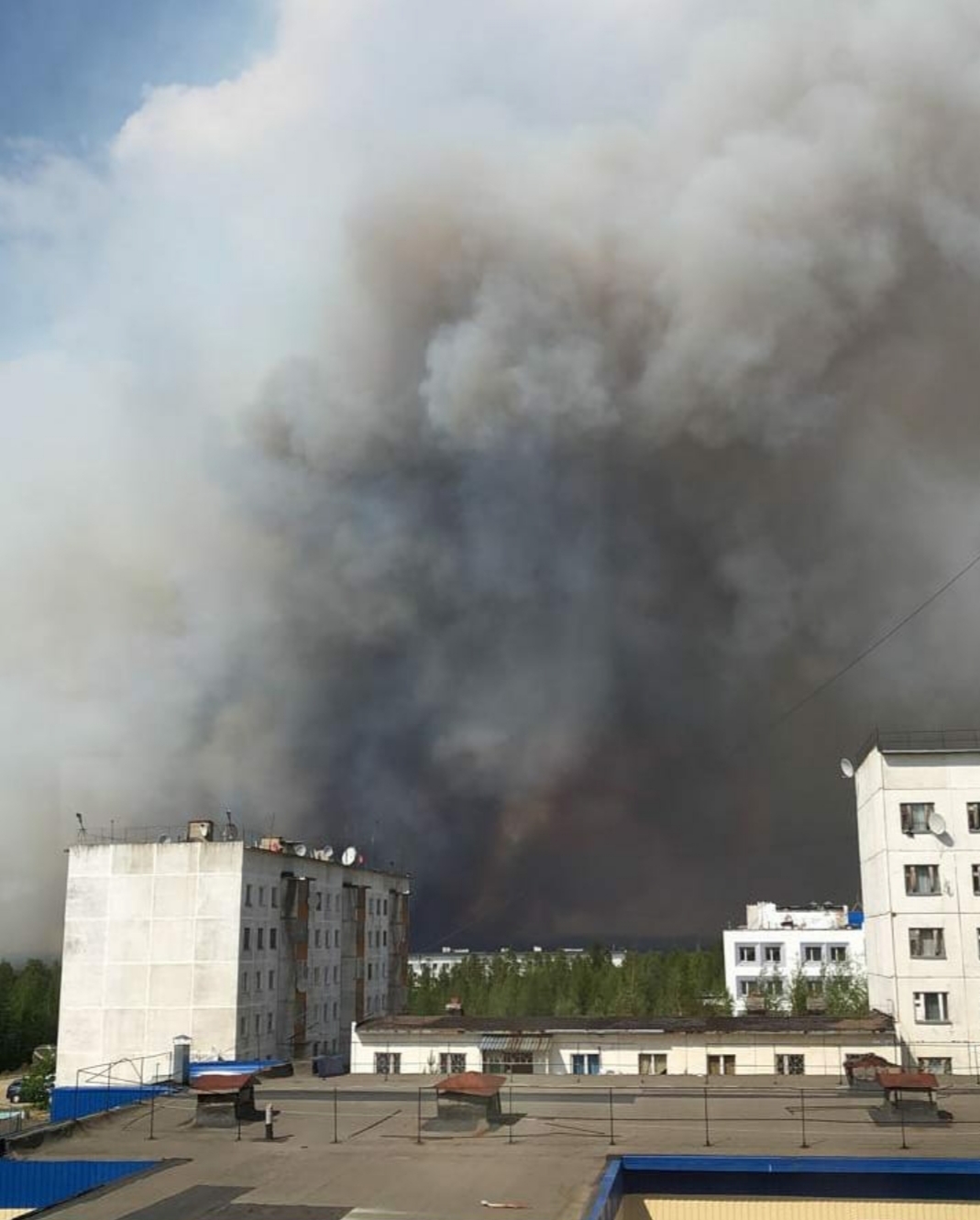 Пожары в Якутии на 15 июля - фото 1