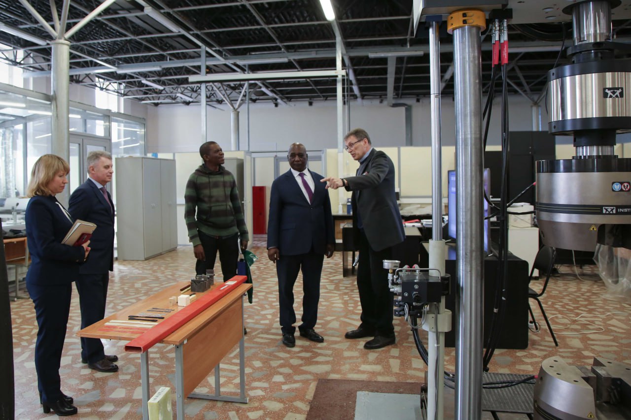 Университет «Дубна» посетил посол Центральноафриканской республики в России Леон Додону–Пунагаза - фото 6