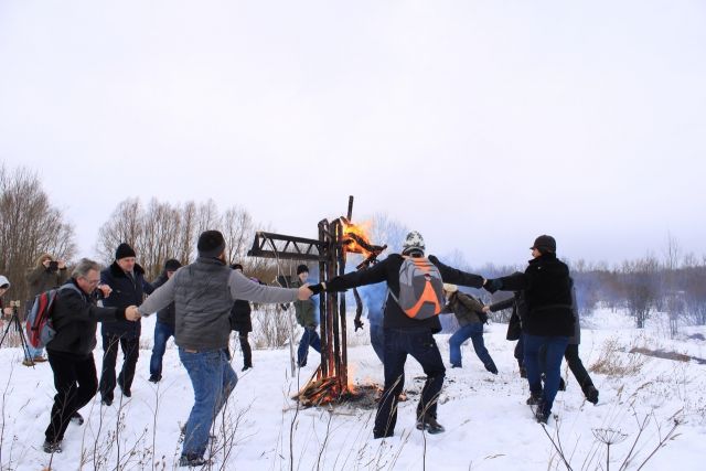 Защитники Пулковской обсерватории сожгли чучело «МИНКУРАНа» - фото 1
