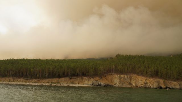 Вспоминаем лесные пожары 2015 года на Байкале  - фото 1
